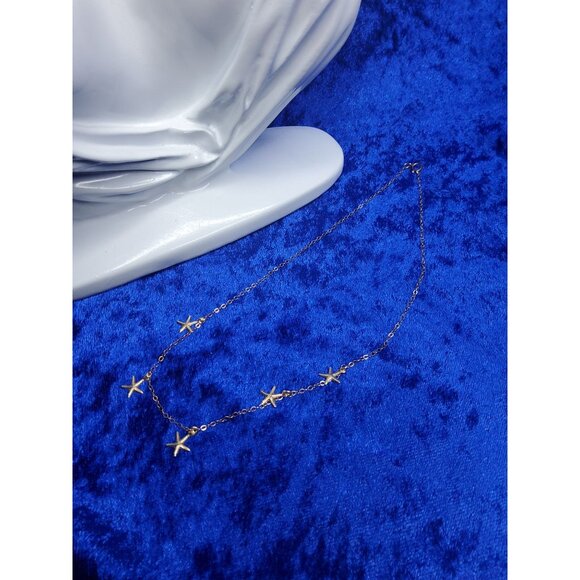 vintage gold tone dainty star necklace - Picture 3 of 3